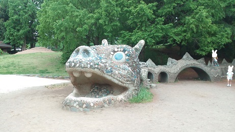 昭和記念公園石の遊具ドラゴンの砂場