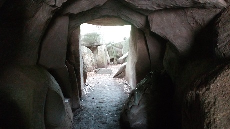 洞窟の先出口